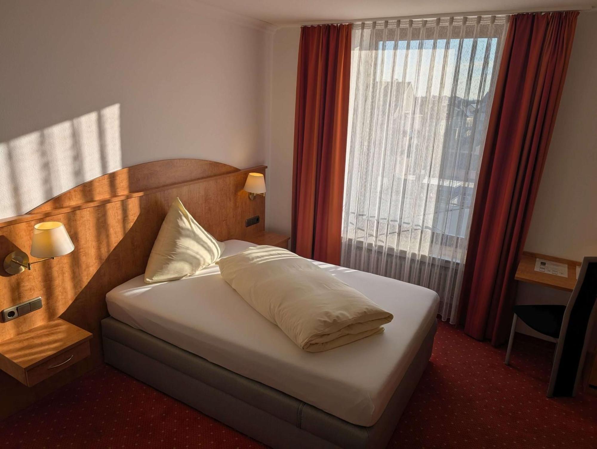 Stadthotel אוגסבורג מראה חיצוני תמונה