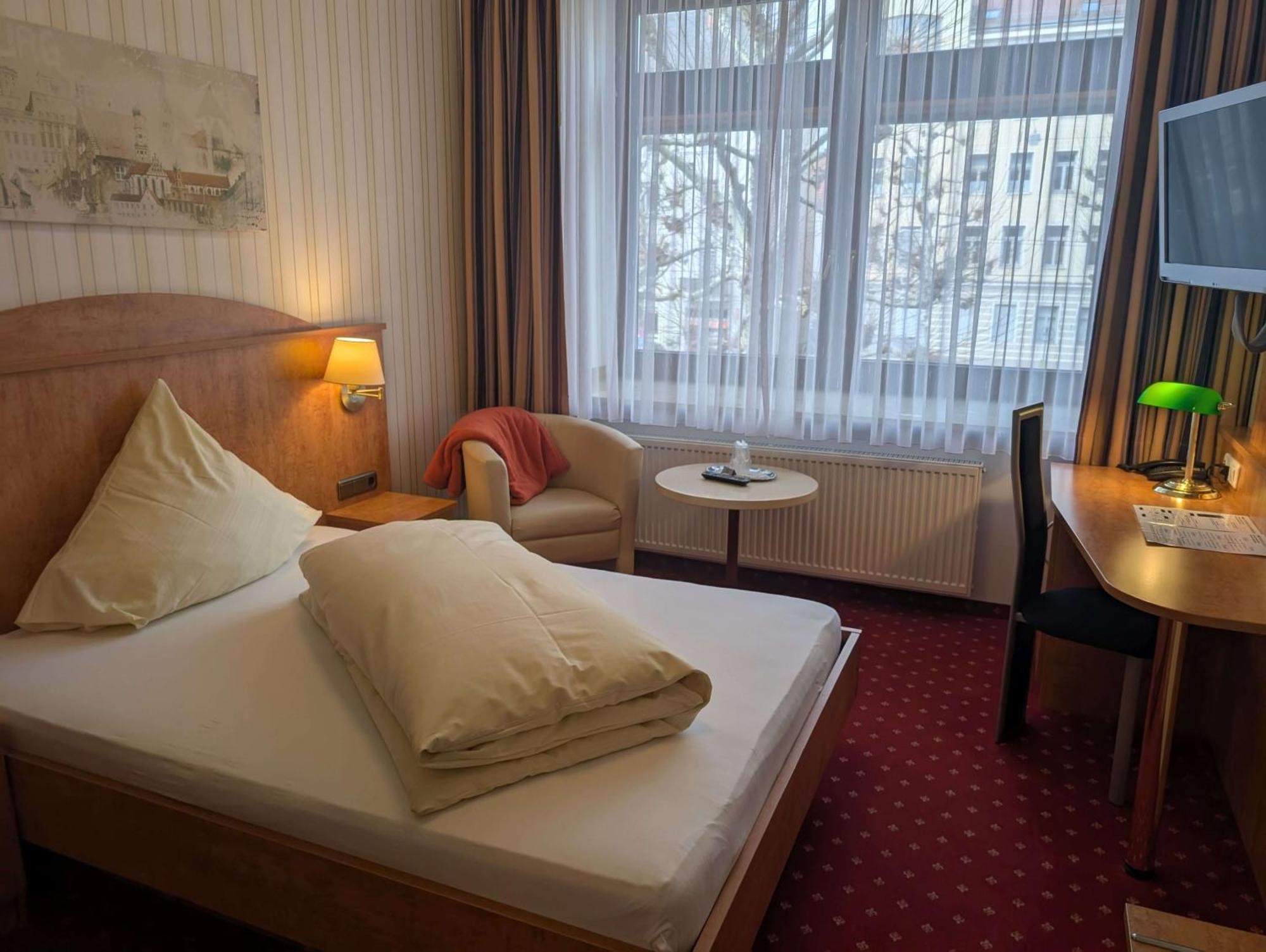 Stadthotel אוגסבורג מראה חיצוני תמונה