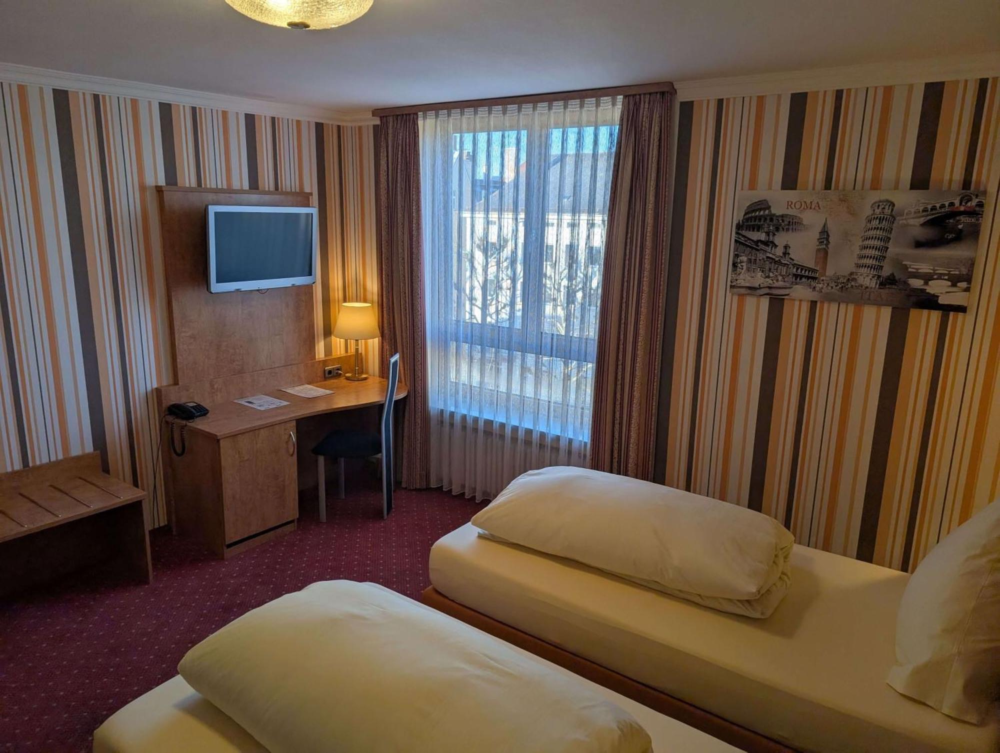 Stadthotel אוגסבורג מראה חיצוני תמונה