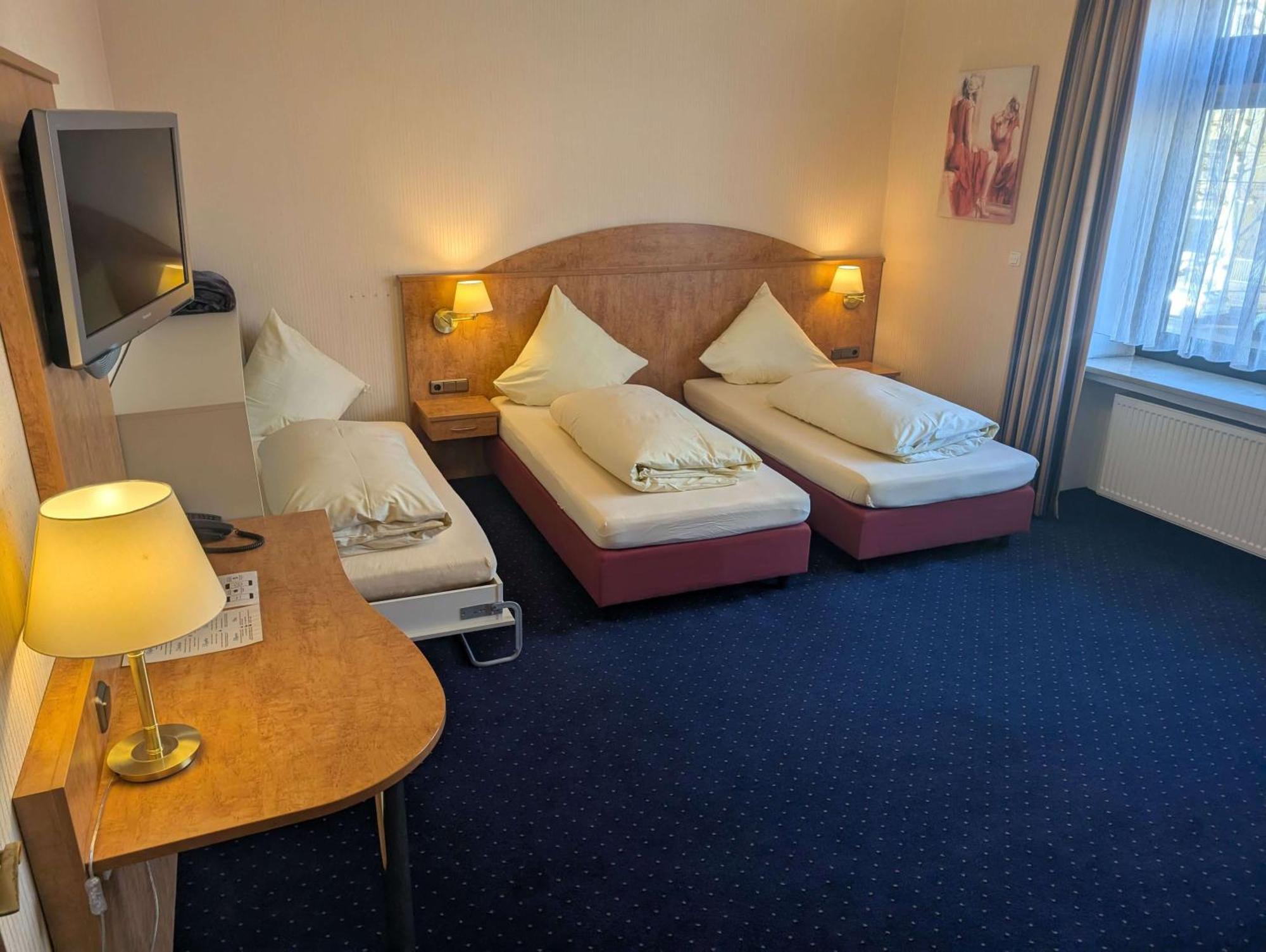 Stadthotel אוגסבורג מראה חיצוני תמונה