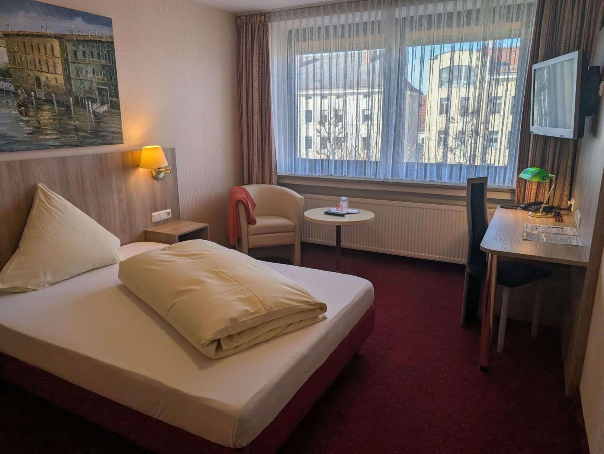 Stadthotel אוגסבורג מראה חיצוני תמונה