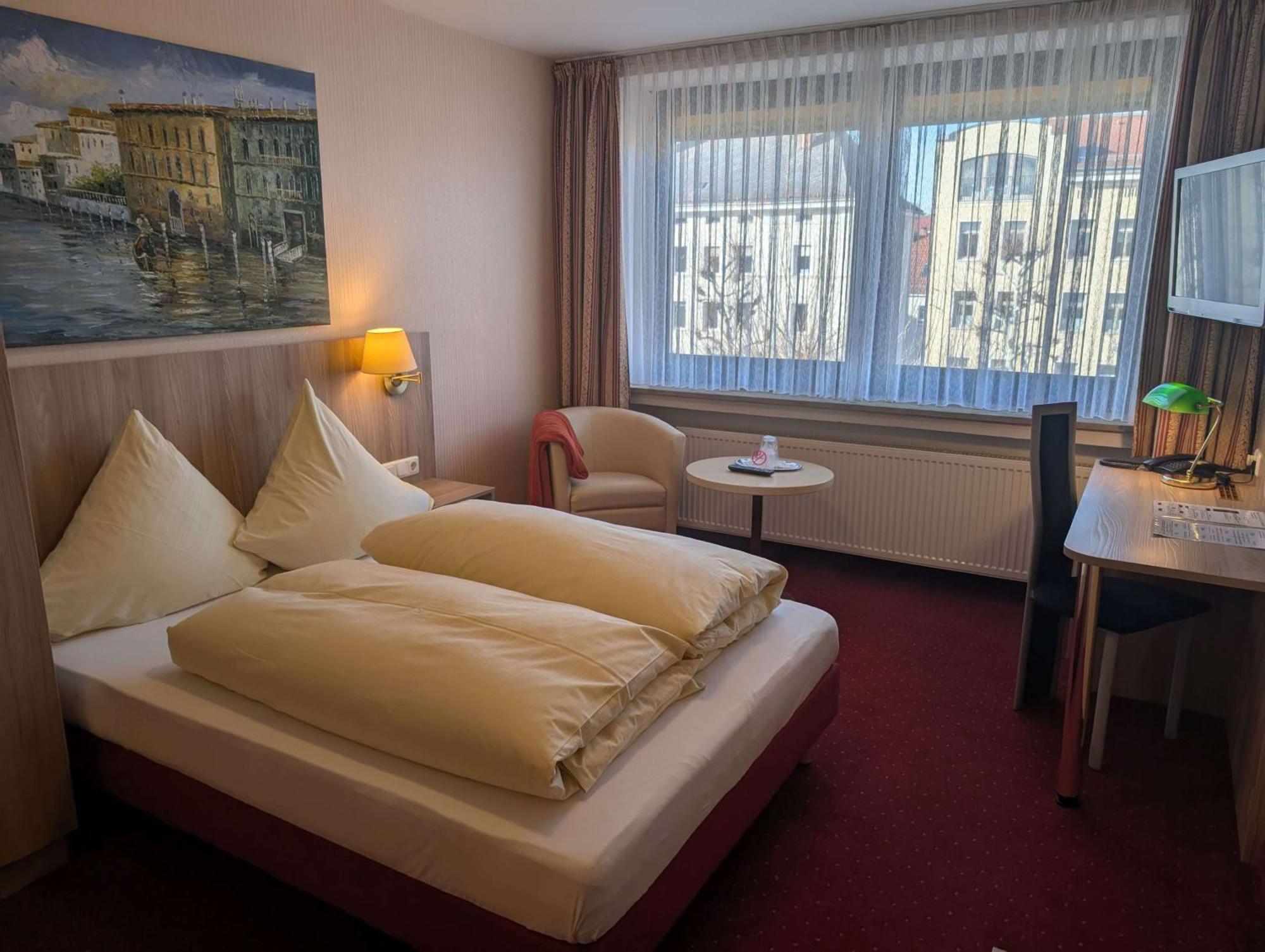 Stadthotel אוגסבורג מראה חיצוני תמונה