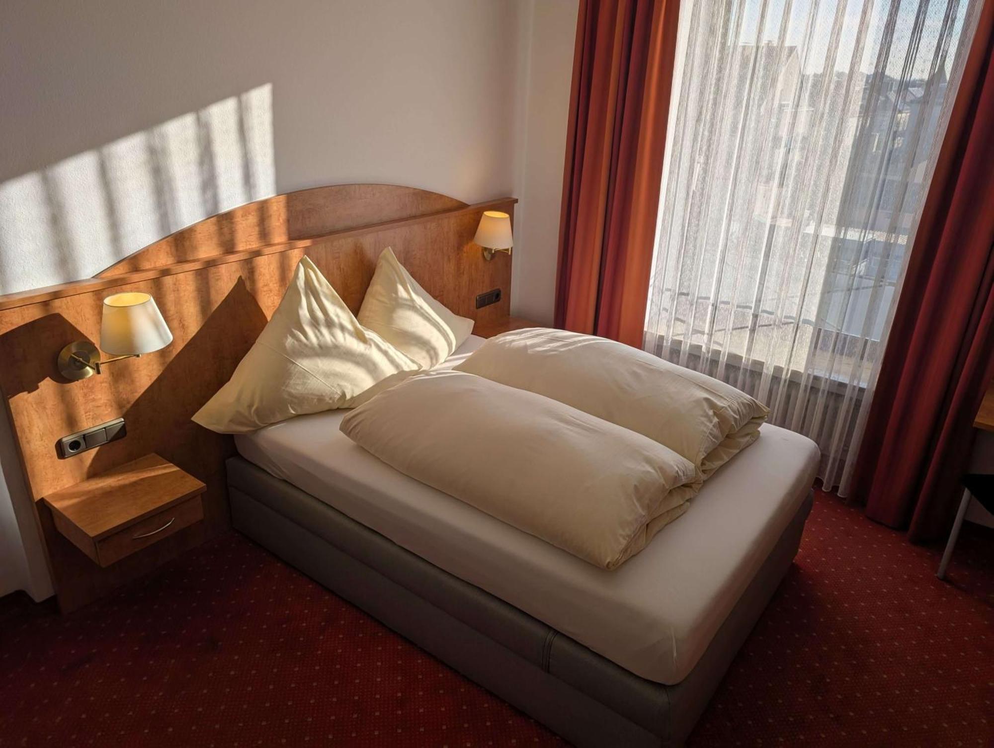 Stadthotel אוגסבורג מראה חיצוני תמונה